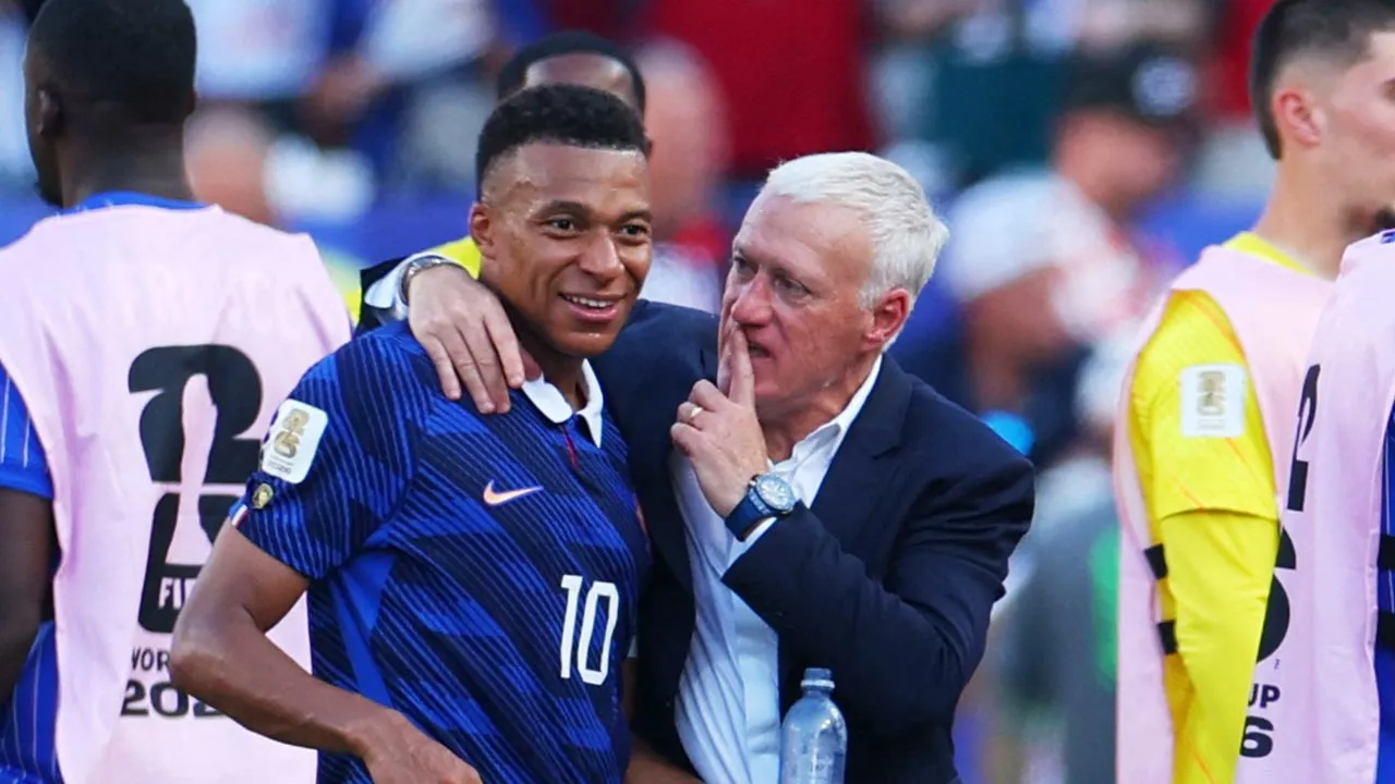 Soccer Football - FIFA World Cup 2026 - Round of 16 - Paraguay v France - Philadelphia Stadium, Philadelphia, Pennsylvania, U.S. - July 4, 2026 France coach Didier Deschamps and France's Kylian Mbappe celebrate after the match as France qualify for the quarter final stage of the World Cup REUTERS/Mike Segar