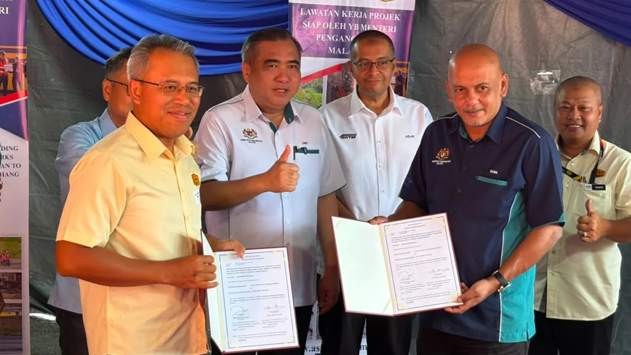  Anthony Loke, KTMB, MOT
