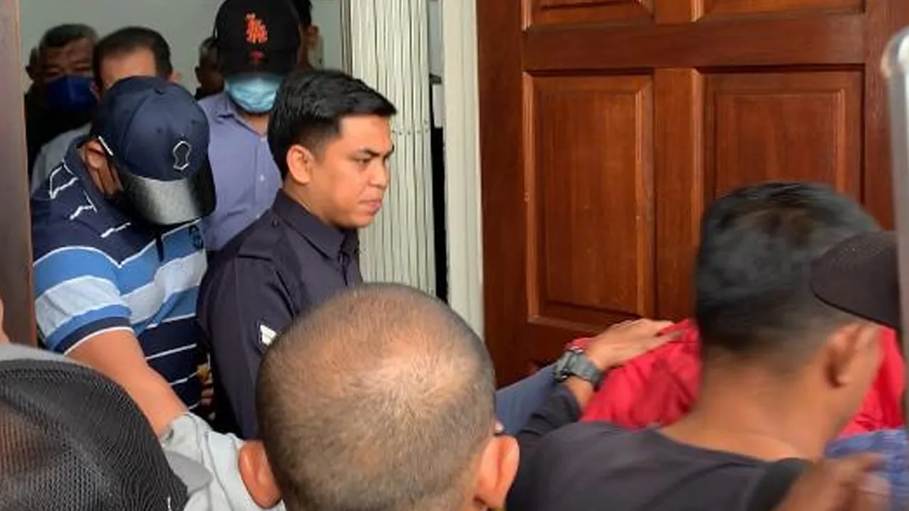 Lima warden Penjara Taiping mengaku tidak bersalah sebabkan kecederaan tiga banduan. 