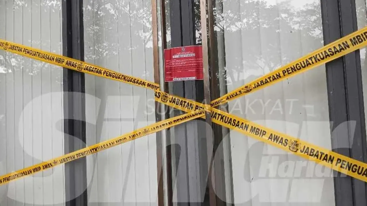 MBIP menutup dan menyita salah sebuah premis NS0 Malaysia Sdn. Bhd. (Network School) di Forest City selepas menyerahkan Notis Perintah Penutupan Premis pada Rabu. -- SINAR HARIAN