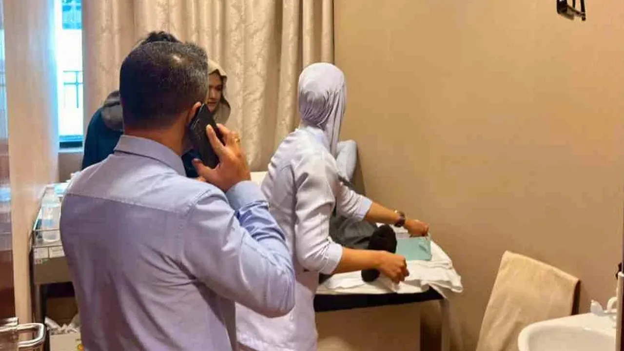 KUALA TERENGGANU – Ahli Parlimen Kuala Terengganu, Datuk Ahmad Amzad Hashim dikejarkan ke Institut Jantung Negara (IJN) selepas mengalami masalah kesihatan ketika berada di Parlimen pada pagi Selasa.  ​Pejabat Ahli Parlimen Kuala Terengganu dalam satu kenyataan memaklumkan, insiden itu berlaku ketika beliau hadir bagi mengikuti sesi Waktu Pertanyaan-Pertanyaan Menteri (PMQT) serta dijadualkan mengambil bahagian dalam sesi perbahasan Usul Laporan Tahuna