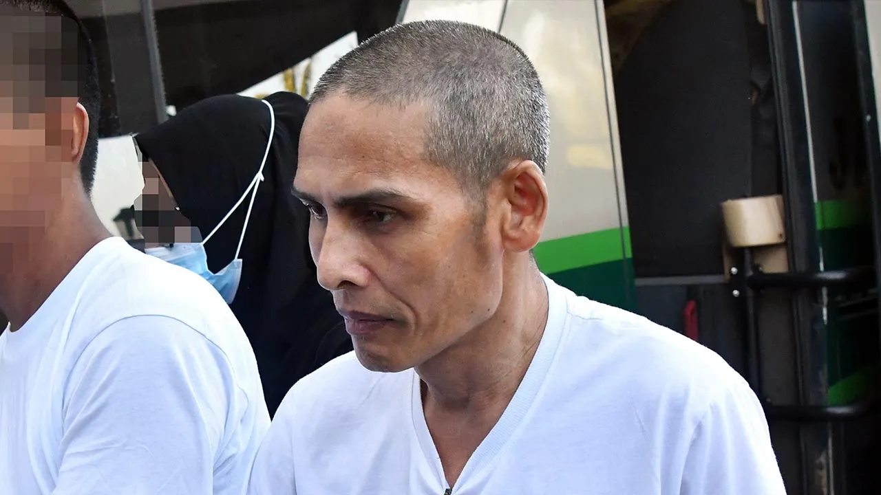 KOTA BHARU, 1 Julai -- Buruh Amran Salleh, 53, dilepas dan dibebaskan oleh Mahkamah Tinggi di sini hari ini atas dua pertuduhan mengedar dadah berbahaya jenis methamphetamine seberat 39,367.27 gram (g), pada Jun 2021.  Hakim Mohd Rosli Yusoff membuat keputusan itu selepas pihak pendakwaan gagal membuktikan kes prima facie terhadap tertuduh di akhir kes pendakwaan.  --fotoBERNAMA (2026) HAK CIPTA TERPELIHARA