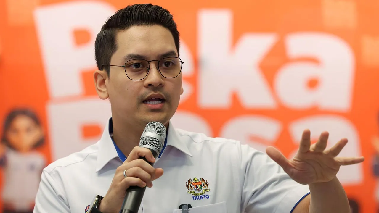 Putrajaya , 22 Julai 2026. Menteri Belia dan Sukan , Dr. Mohammed Taufiq Johari menyampaikan ucapan perasmian berikutan Majlis Peluncuran Kempen Antibuli Pekarasa: Henti Buli, Mula Peduli di Lobi Menara KBS, Putrajaya.Astro AWANI / SHAHIR OMAR
