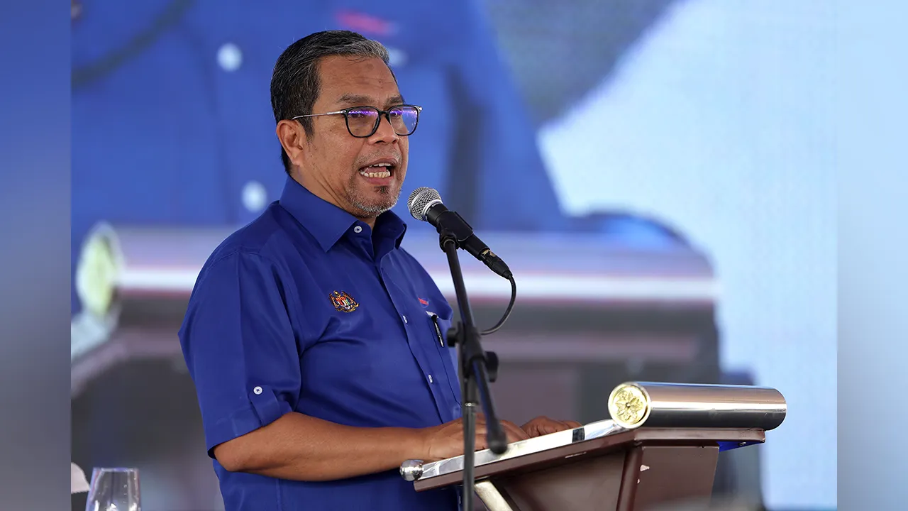 JEMPOL, 18 Julai -- Ketua Pengarah Jabatan Kemajuan Masyarakat (KEMAS) Datuk Mohd Hanafiah Man ketika berucap pada program Gema@KKDW 2026 peringkat Negeri Sembilan di Palong 8 hari ini.  -- fotoBERNAMA (2026) HAK CIPTA TERPELIHARA