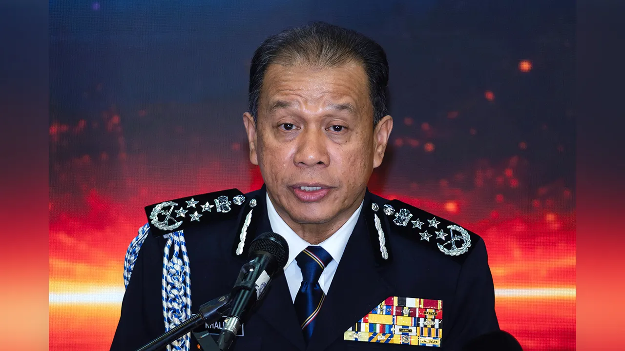 KUALA LUMPUR, 15 Mei -- Ketua Polis Negara Datuk Seri Mohd Khalid Ismail ketika sidang media mengenai Op Teguh 2.0 di Ibu Pejabat Polis Bukit Aman hari ini.  --fotoBERNAMA (2026) HAK CIPTA TERPELIHARA