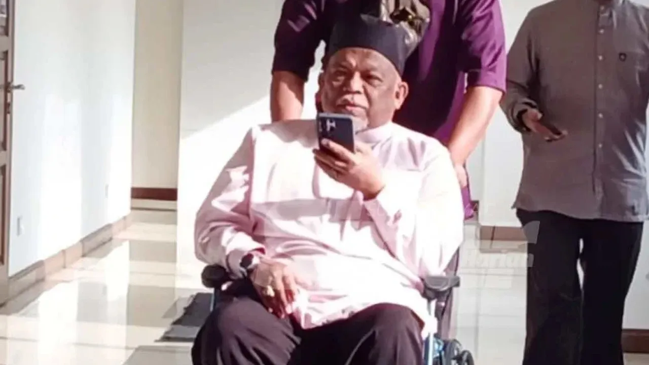 SHAH ALAM – Nasib bekas Ketua Pegawai Eksekutif (CEO) GISB Holdings Sdn Bhd (GISBH), Nasiruddin Mohd Ali bersama tiga bekas akauntannya yang berdepan 331 pertuduhan pengubahan wang haram membabitkan lebih RM38.1 juta akan diputuskan Mahkamah Sesyen di sini pada 5 Oktober depan._Sinar Harian
