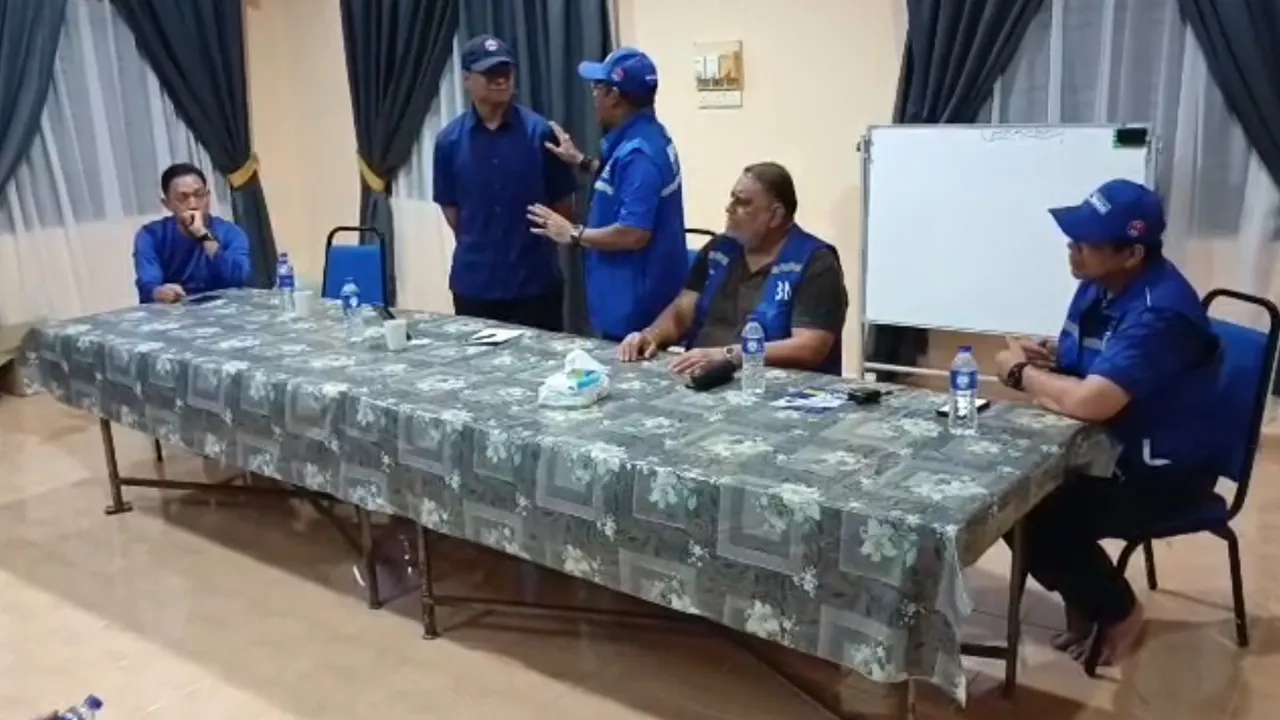 PRN Johor, Mohd Puad Zarkashi, Omar Hafidz Mohd Puad