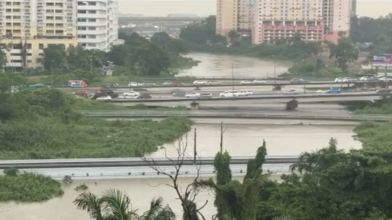 Paras Air Sungai_Threads @azleee77