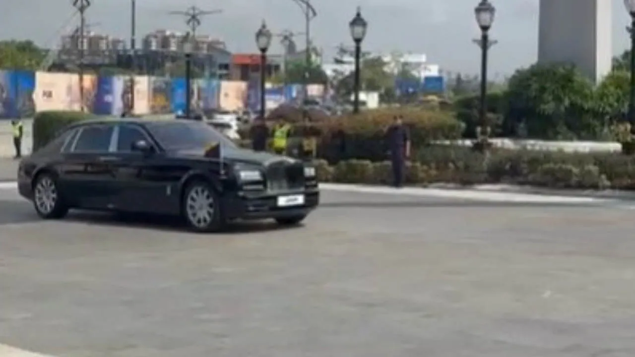 Pemangku Sultan Johor berangkat tiba di Istana Bukit Serene bagi angkat sumpah Exco baharu _BERNAMA