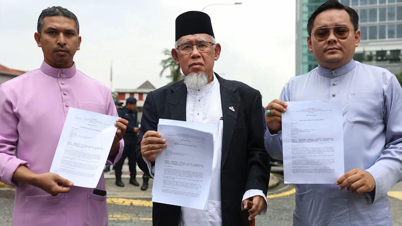 Perhimpunan Menghantar Memorandum Bantahan Campur Tangan Amerika