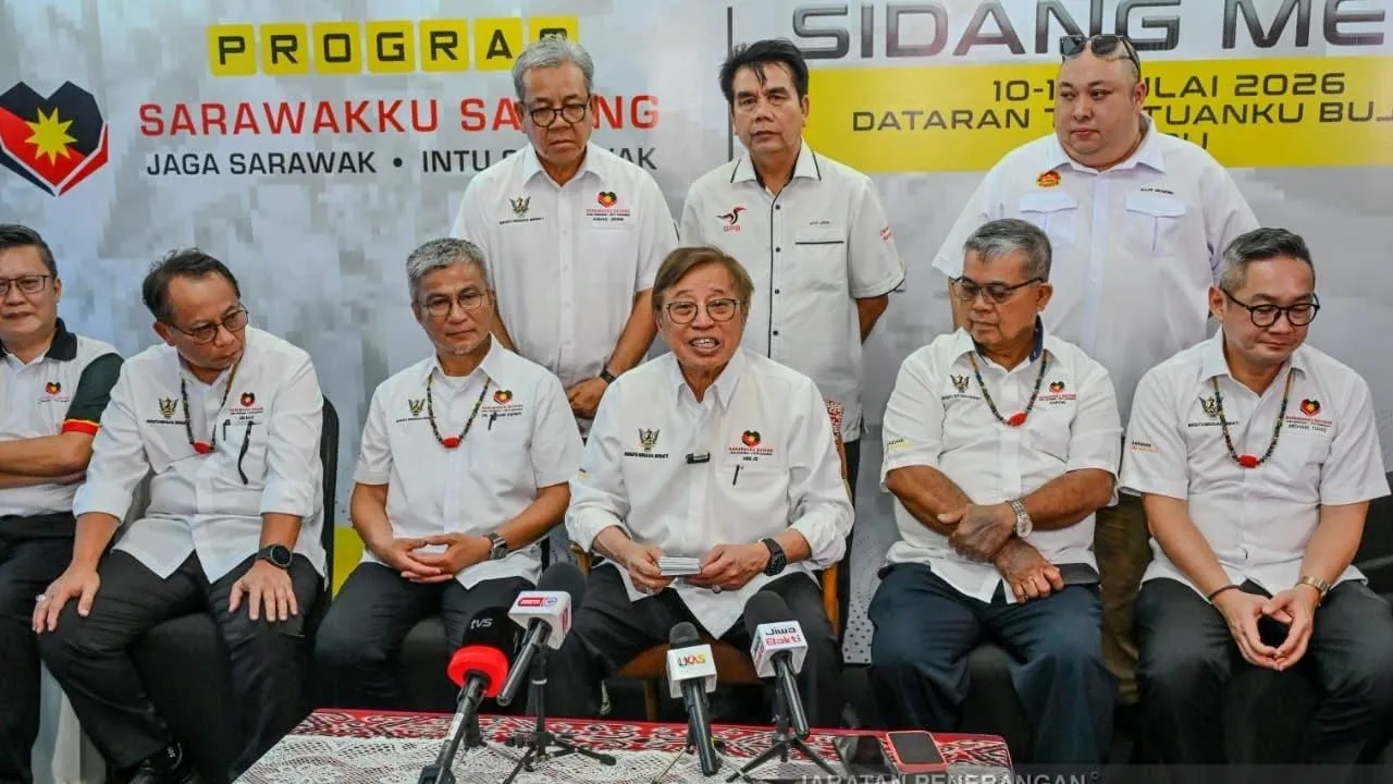 .Premier Tan Sri Abang Johari Tun Openg... kredit Jabatan Penerangan Sarawak
