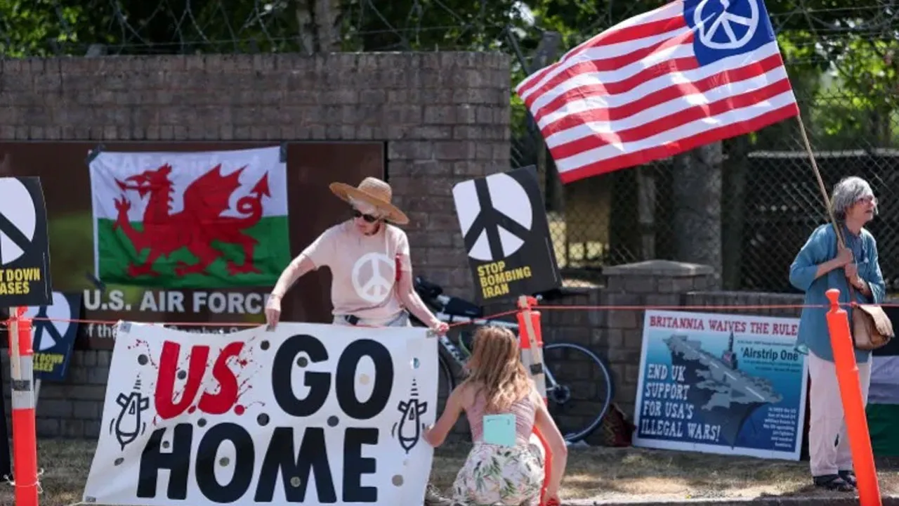 Protesters rally against war on Iran in UK_REUTERS