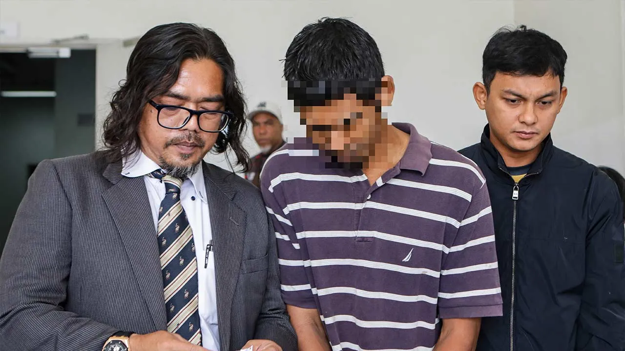 ARAU, 18 Julai -- Seorang penganggur direman enam hari bermula hari ini kerana disyaki mencederakan isterinya di sebuah rumah di Jalan Kubang Siput Khamis lepas.  Ketua Polis Daerah Arau Superintenden Ahmad Mohsin Md Rodi berkata pihaknya menerima laporan daripada wanita berusia 40 tahun itu dan suspek 39 tahun ditahan ketika hadir memberi keterangan di Ibu Pejabat Polis Daerah (IPD) Arau semalam.  -- fotoBERNAMA (2026) HAKCIPTA TERPELIHARA