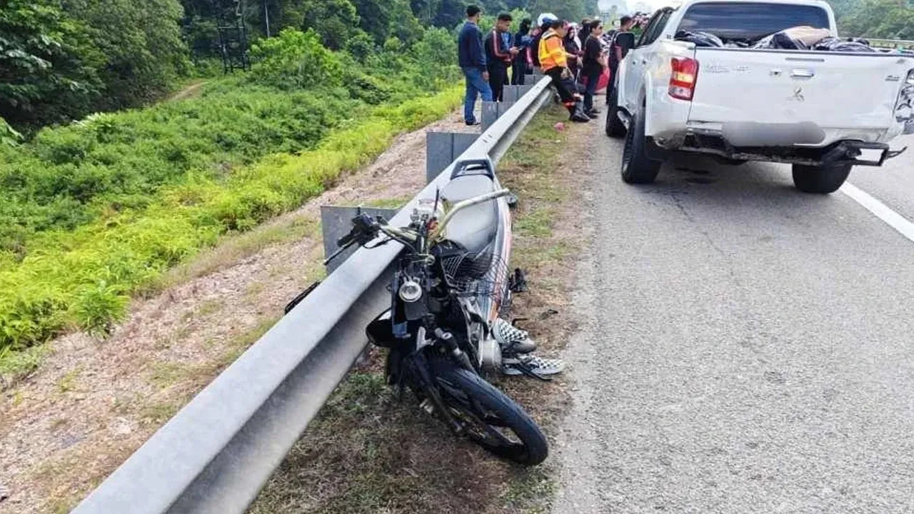 MARAN – Seorang lagi peserta Perhimpunan RXZ Members 8.0 maut selepas motosikal ditunggangnya merempuh sebuah pacuan empat roda yang berhenti di lorong kecemasan untuk membantu rakan konvoi yang mengalami kerosakan motosikal di Kilometer 147.1 Lebuhraya Pantai Timur 1 (LPT1) arah Kuantan pada Jumaat.