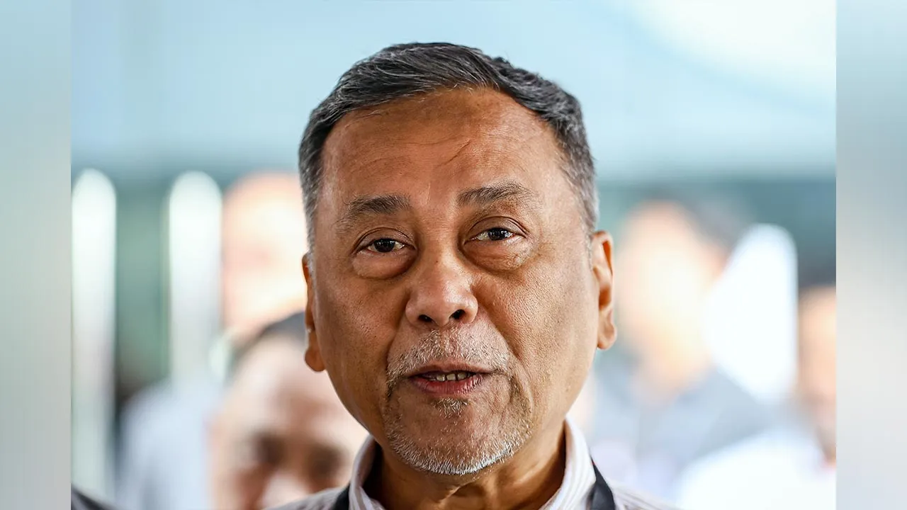 PONTIAN, 10 Julai -- Pengerusi Suruhanjaya Pilihan Raya (SPR) Datuk Seri Ramlan Harun bercakap kepada pemberita selepas meninjau persiapan akhir SPR menjelang Pilihan Raya Negeri (PRN) Johor Ke-16 di Pusat Penjumlahan Rasmi Undi Dewan Undangan Negeri (DUN) Kukup di Dewan Serbaguna Permas, hari ini.  --fotoBERNAMA (2026) HAK CIPTA TERPELIHARA