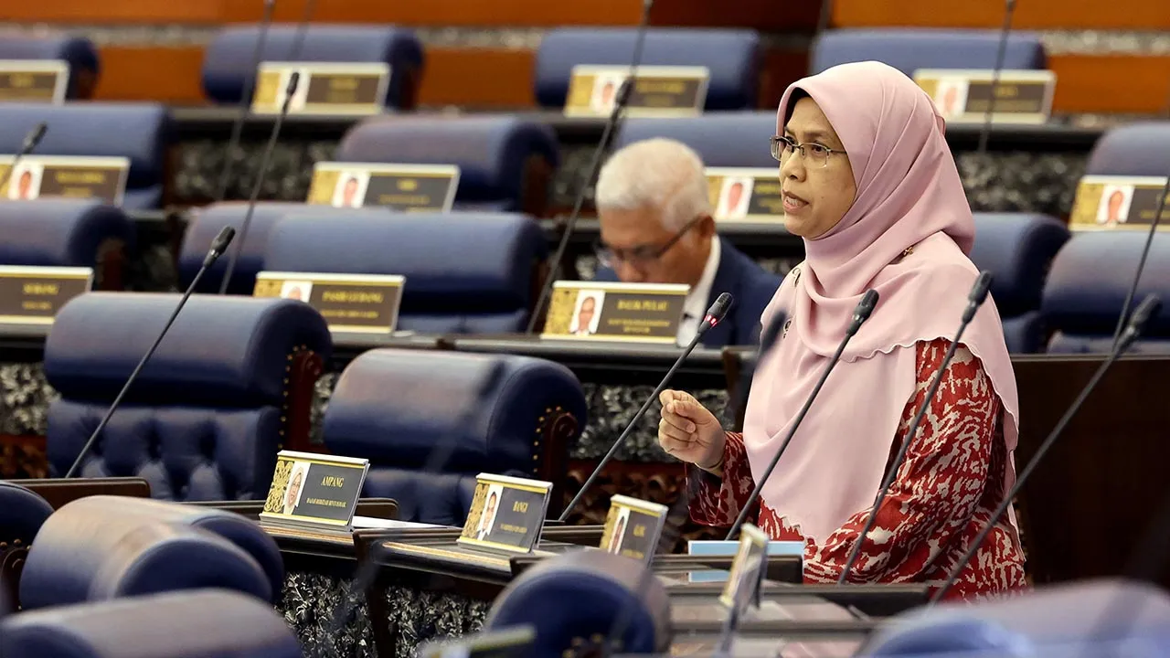 KUALA LUMPUR, 6 Okt -- Ahli Parlimen Ampang Rodziah Ismail menggulung sesi penerangan Penjagaan dan Pendidikan Awal Kanak Kanak di Malaysia di Dewan Rakyat hari ini.  --fotoBERNAMA (2025) HAK CIPTA TERPELIHARA