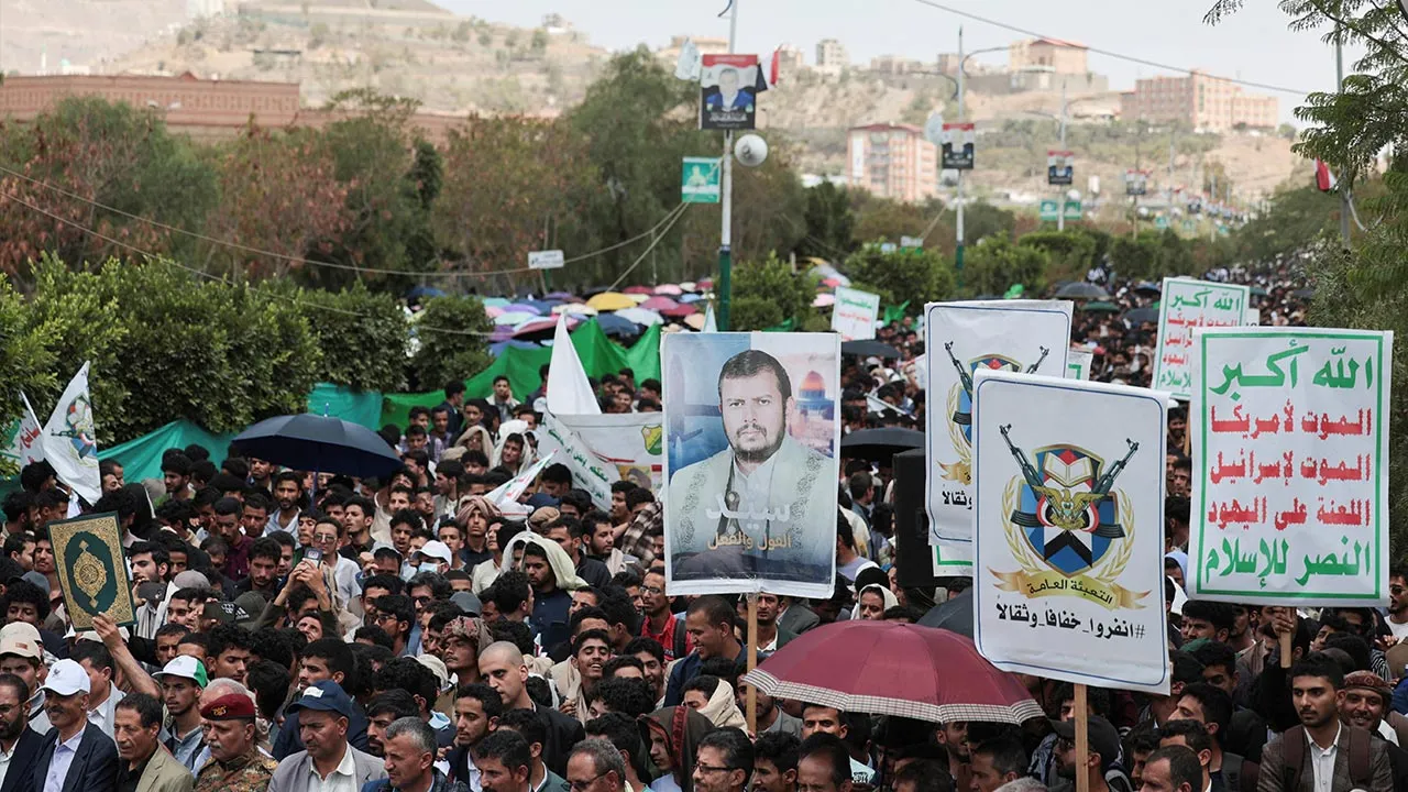 Students and professors demonstrate at the Sanaa University campus in support of the Houthi movement amid escalating tensions with Yemen's internationally recognized government and the Saudi-led coalition, in Sanaa, Yemen, July 15, 2026. REUTERS/Khaled Abdullah