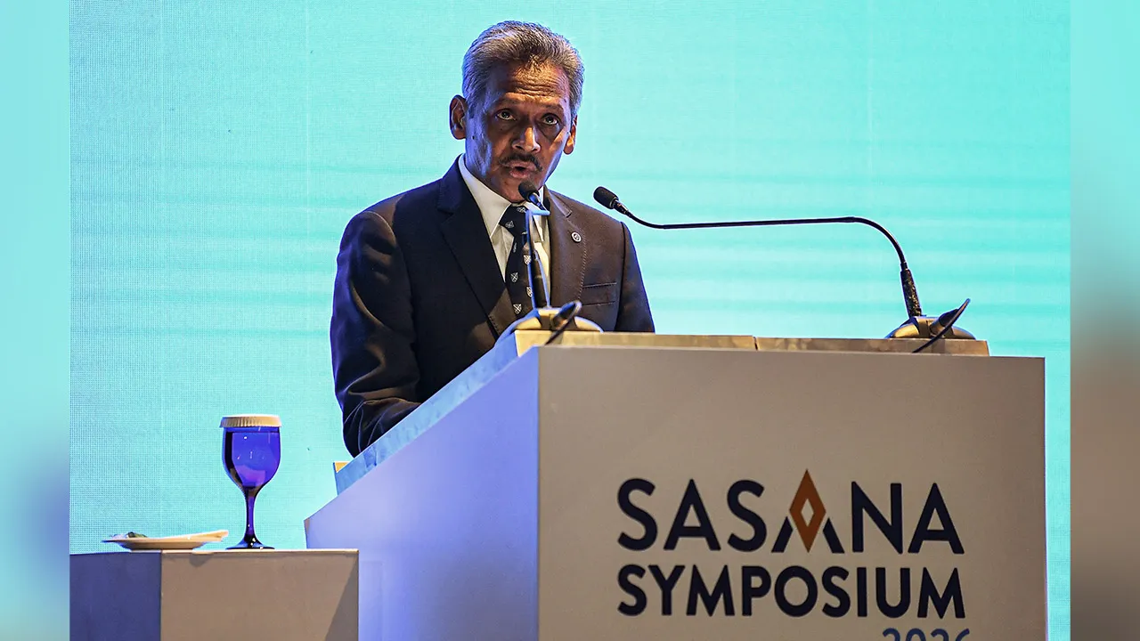 KUALA LUMPUR, July 28 -- Governor of Bank Negara Malaysia (BNM) Datuk Seri Shaik Abdul Rasheed Abdul Ghaffour delivers his keynote address during the Sasana Symposium 2026 at Sasana Kijang today.  --fotoBERNAMA