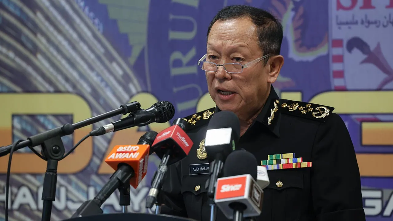 Putrajaya , 9 Julai 2026.Ketua Pesuruhjaya Suruhanjaya Pencegahan Rasuah Malaysia , Datuk Seri Abd Halim Aman pada sidang media khas di Bilik Sidang Media, Aras 3, Ibu Pejabat SPRM, Putrajaya .Astro AWANI / SHAHIR OMAR