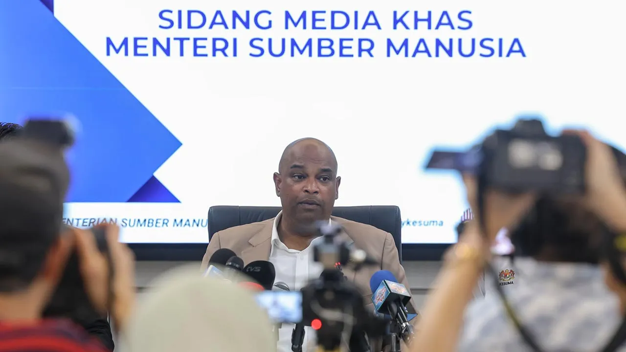 Kuala Lumpur , 6 Julai 2026.Menteri Sumber Manusia ialah Datuk Seri R. Ramanan pada sidang media khas di Wisma HRDCorp Kuala Lumpur.Astro AWANI / SHAHIR OMAR