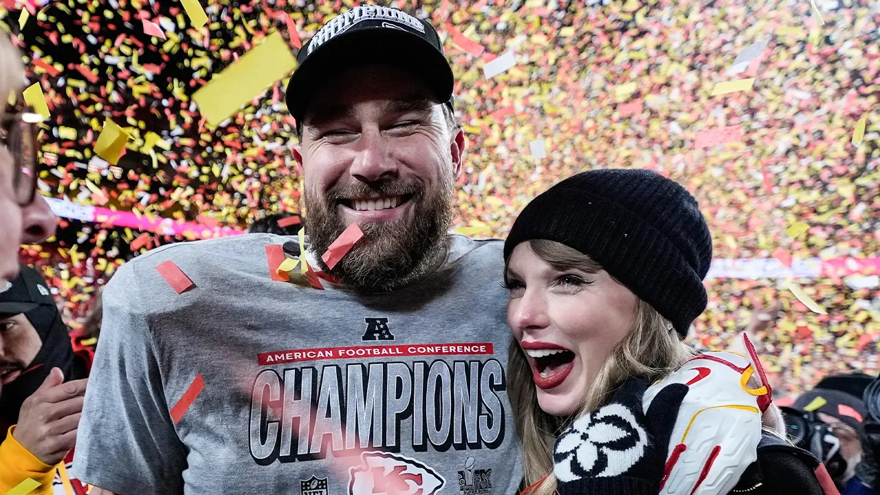  Travis Kelce, left, and Taylor Swift pose after the AFC Championship NFL football game against the Buffalo Bills, Jan. 26, 2025, in Kansas City, Mo. (AP Photo/Ashley Landis, File)