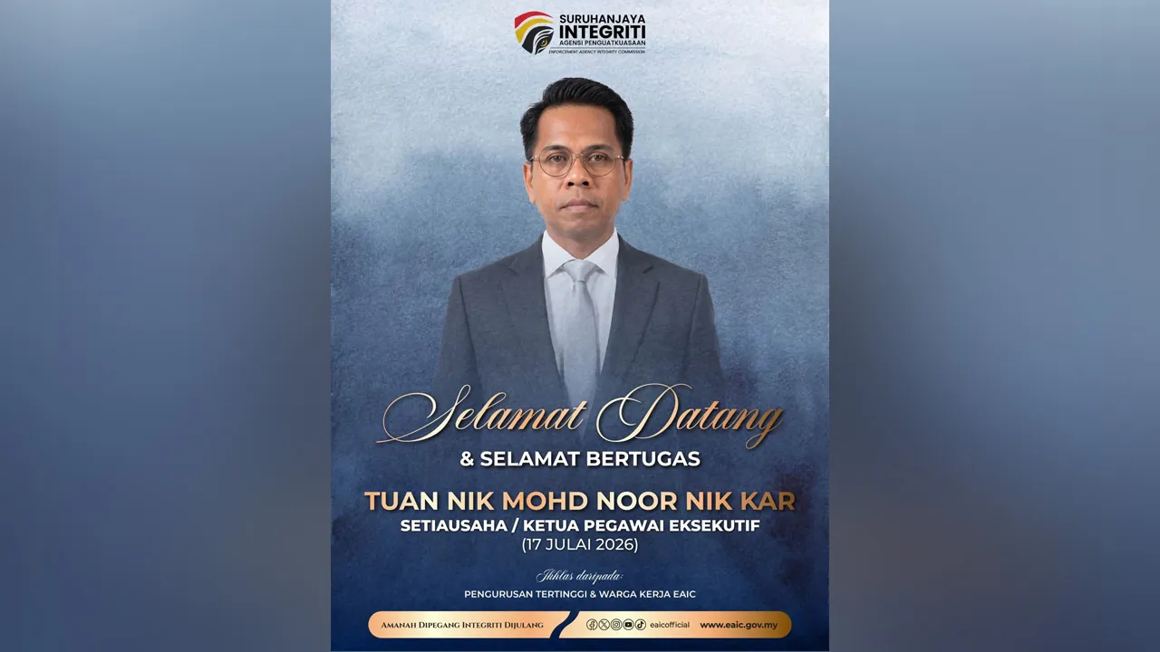 Suruhanjaya Integriti Agensi Penguatkuasaan (EAIC) hari ini menyambut YBrs. Tuan Nik Mohd Noor Nik Kar yang memulakan tugas sebagai Setiausaha merangkap Ketua Pegawai Eksekutif EAIC dengan sesi simbolik clock in.