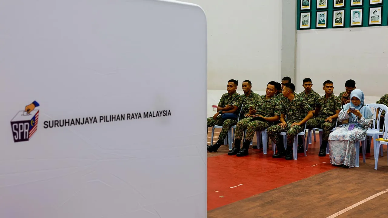 PORT DICKSON, 28 Julai -- Suasana proses pengundian awal bagi Pilihan Raya Negeri (PRN) Negeri Sembilan ke-16 di Pusat Latihan Asas Tentera Darat (PUSASDA), Port Dickson, pagi ini.  Suruhanjaya Pilihan Raya (SPR) menetapkan hari pengundian bagi PRN Negeri Sembilan pada 1 Ogos, manakala pengundian awal berlangsung hari ini.  -- fotoBERNAMA (2026) HAK CIPTA TERPELIHARA