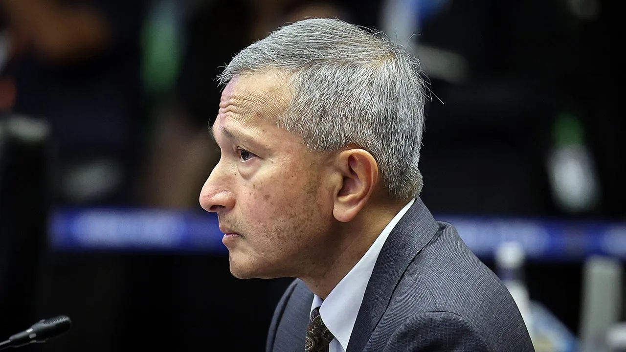 KUALA LUMPUR, Dec 22 -- Singapore’s Foreign Affairs Minister, Dr Vivian Balakrishnan, at the Special ASEAN Foreign Ministers’ Meeting (AMM) to discuss the current situation between Cambodia and Thailand here today.  — fotobernama (2025) COPYRIGHT RESERVED