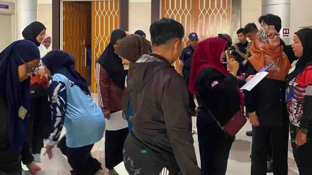 Seramai 16 bekas tentera wanita dipilih sebagai Warden Luar Sepenuh Masa Maktab Rendah Sains Mara (MRSM) selepas melepasi proses saringan ketat membabitkan 162 calon. -- SINAR HARIAN