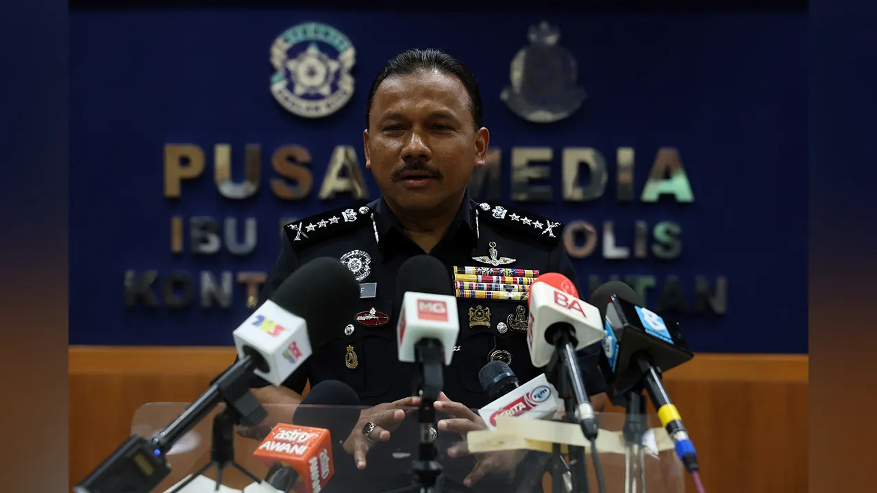 KOTA BHARU, 17 Julai -- Ketua Polis Kelantan Datuk Mohd Yusoff Mamat ketika sidang media selepas Perhimpunan Bulanan di Ibu Pejabat Polis Kontinjen Kelantan hari ini.  --fotoBERNAMA (2025) HAK CIPTA TERPELIHARA