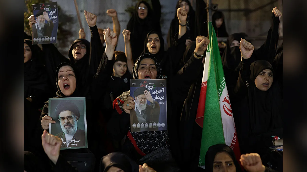 Iranian women shout slogans, as preparations are underway ahead of a farewell ceremony for Iran's late Supreme Leader Ayatollah Ali Khamenei, during a rally at Revolution Square in Tehran, Iran, July 2, 2026. REUTERS/Murad Sezer Foreign media in Iran operate under guidelines set by the Ministry of Culture and Islamic Guidance, which regulates press activity and permissions. ISRAEL OUT. NO COMMERCIAL OR EDITORIAL SALES IN ISRAEL. NO ACCESS FOR ISRAELI MEDIA. NO USE BBC PERSIAN. NO USE VOA PERSIAN. NO USE MAN