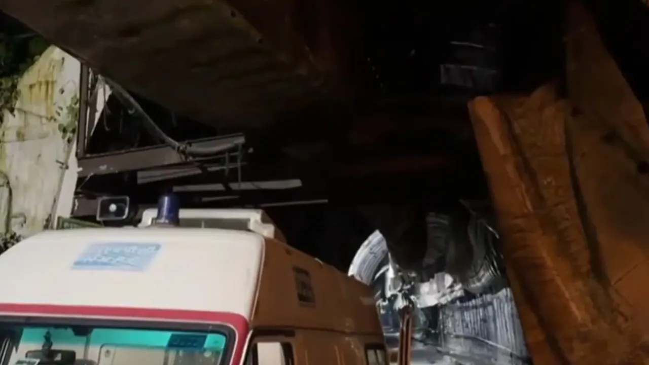 Breaking: A tunnel collapse in Sikkim due to methane gas burst has claimed 10 lives, with around 25 workers feared trapped. 💔 condolences to the bereaved families. Praying for the safe rescue of those trapped & a speedy recovery for the injured.