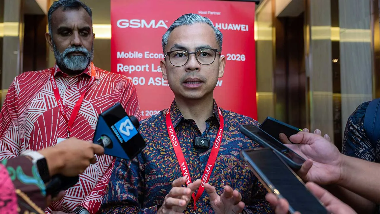 KUALA LUMPUR, Aug 6 -- Communications Minister Datuk Seri Fahmi Fadzil speaks to the media after attending Mobile Economy Asia Pacific 2026 Report Launch and M360 ASEAN Preview today.  --fotoBERNAMA (2026) COPYRIGHT RESERVED