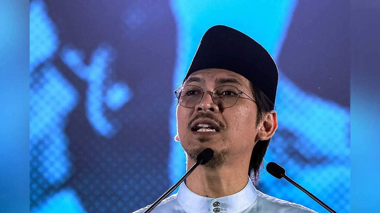 MELAKA, 13 Ogos -- Ketua Angkatan Muda Keadilan (AMK) terpilih, Muhammad Kamil Abdul Munim menyampaikan ucapan dasar pada Kongres Nasional Angkatan Muda Keadilan (AMK) 2026 di Pusat Dagangan Antarabangsa Melaka (MITC), Ayer Keroh, hari ini.  --fotoBERNAMA (2026) HAK CIPTA TERPELIHARA