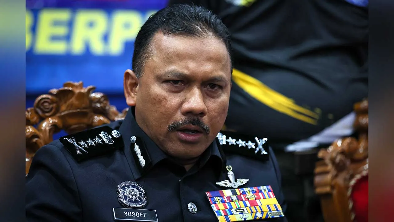 KOTA BHARU, 19 Ogos -- Ketua Polis Kelantan Datuk Mohd Yusoff Mamat bercakap pada sidang media pada Aktiviti Riadah Bermotosikal/Sumbangan Kebajikan PDRM Bersama Ipoh Super Biker’s Club Sempena Sambutan Hari Polis Ke-219 Dan Program Flag Off Sempena Bulan Kebangsaan Dan Kibar Jalur Gemilang Tahun 2026 Di Ibu Pejabat Polis Kontinjen Kelantan hari ini.  --foto BERNAMA (2026) HAK CIPTA TERPELIHARA