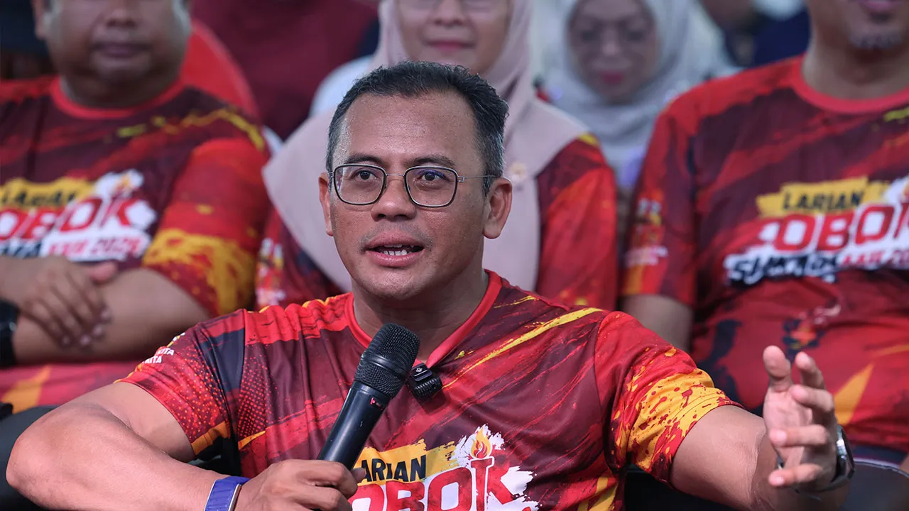 SEPANG, 9 Ogos -- Menteri Besar Selangor Datuk Seri Amirudin Shari pada sidang media selepas menghadiri Himpunan Mega Sukarelawan sempena Sukan Malaysia (SUKMA) ke-22 dan Para SUKMA Selangor 2026 di Litar Antarabangsa Sepang, hari ini.  -- fotoBERNAMA (2026) HAK CIPTA TERPELIHARA