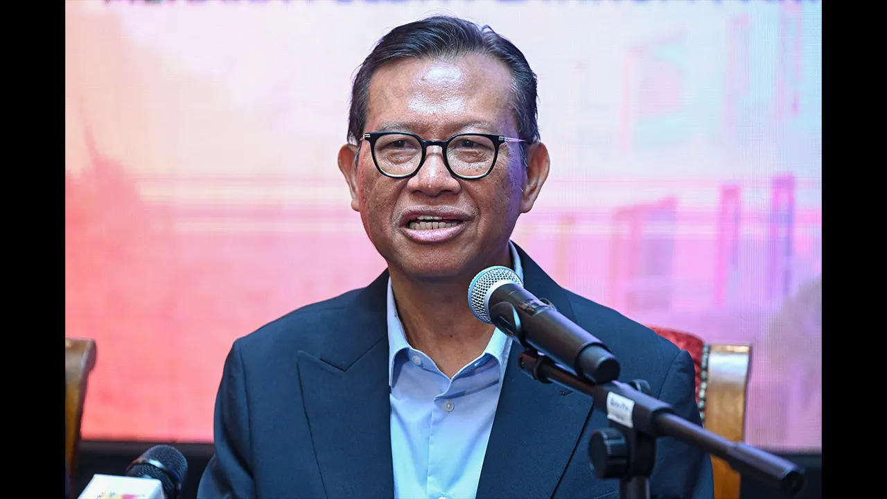 KUALA LUMPUR, 5 Jun -- Pengerusi Lembaga Kemajuan Tanah Persekutuan (FELDA) Datuk Seri Ahmad Shabery Cheek ketika sidang media selepas Majlis Menandatangani Memorandum Persefahaman (MoU) antara Lembaga Kemajuan Tanah Persekutuan (FELDA) dengan Encorp Berhad (ENCORP) di Menara FELDA hari ini.