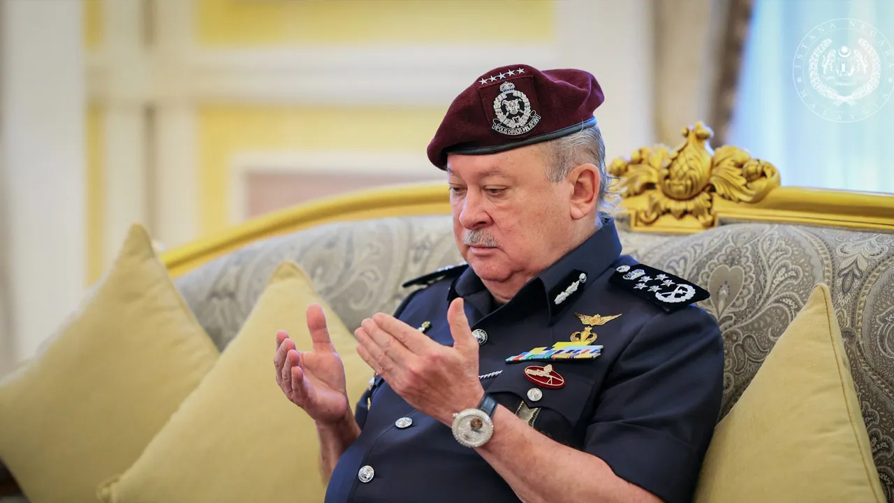 YANG DI-PERTUAN AGONG DAN RAJA PERMAISURI AGONG MENZAHIRKAN DOA BUAT RAKYAT MALAYSIA TERLIBAT BANJIR BESAR DI NEPAL_FB Sultan Ibrahim Sultan Iskandar﻿