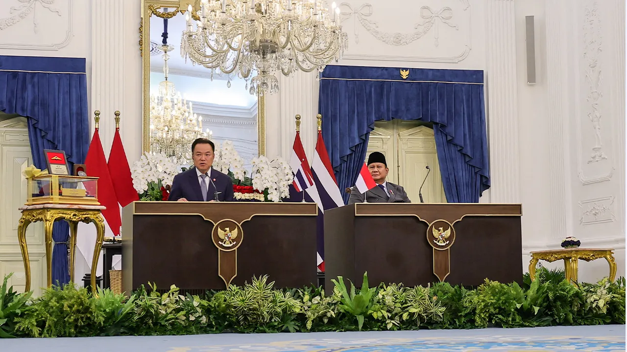 Indonesia's President Prabowo Subianto and Thailand's Prime Minister Anutin Charnvirakul attend a joint press conference following their bilateral meeting at the presidential Merdeka Palace in Jakarta, Indonesia, August 3, 2026. REUTERS/Willy Kurniawan