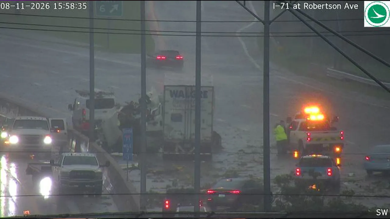 71 south is closed just south of the Norwood Lateral due to a tree down and a crash. Check http://OHGO.com for updates. This one will be here for a while._X @ODOT_Cincinnati