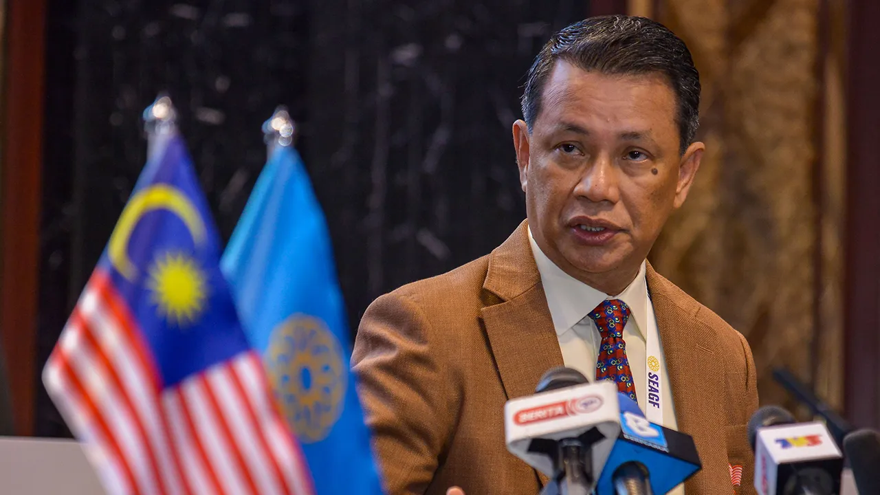 PETALING JAYA, April 8 -- President of South East Asian Games Federation, Dr Norza Zakaria speaks to media during the South East Asian Games Meeting and Press Conference today.  -- fotoBERNAMA (2026) COPYRIGHT RESERVED