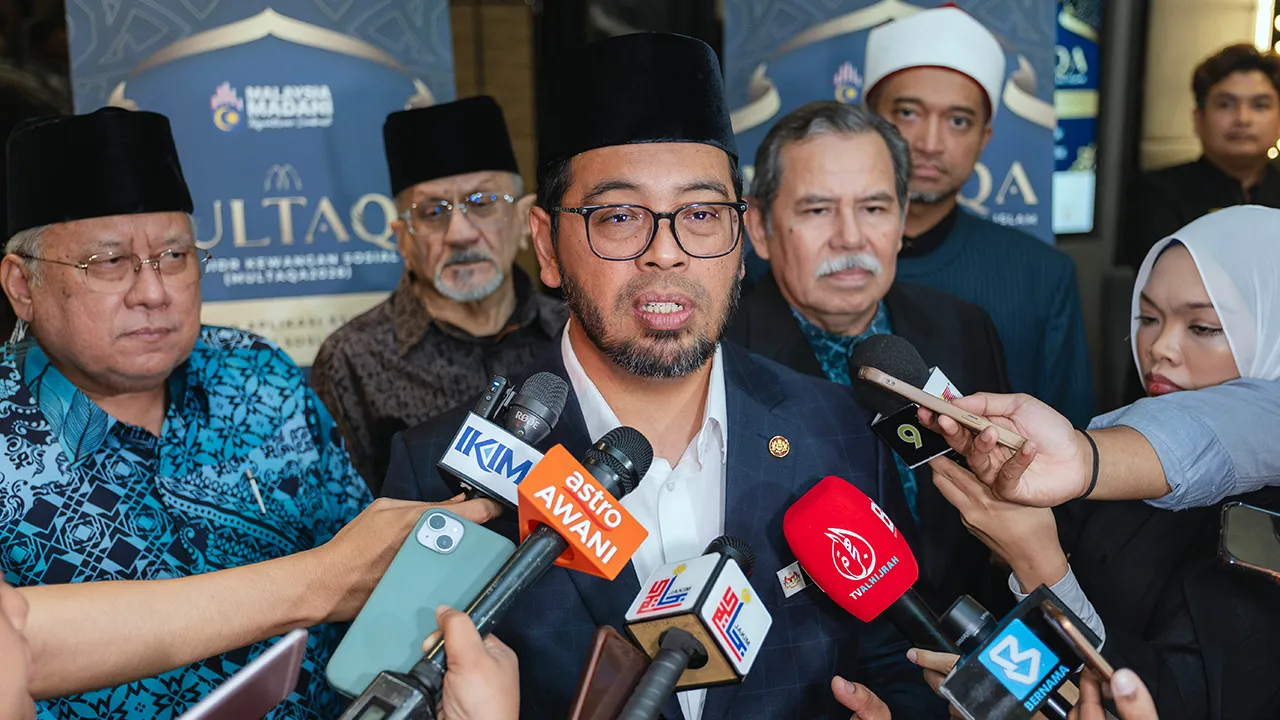 KUALA LUMPUR, 12 Ogos -- Menteri di Jabatan Perdana Menteri (Hal Ehwal Agama) Dr Zulkifli Hasan bercakap kepada pemberita selepas merasmikan Program Multaqa Shariah Intelektual Discourse Islamic Finance (SIDR 2026) hari ini.  --fotoBERNAMA (2026) HAK CIPTA TERPELIHARA