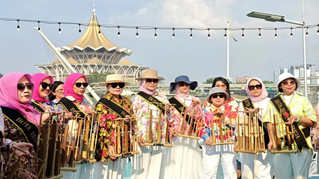 Diplomasi Budaya_rozlin rosmin