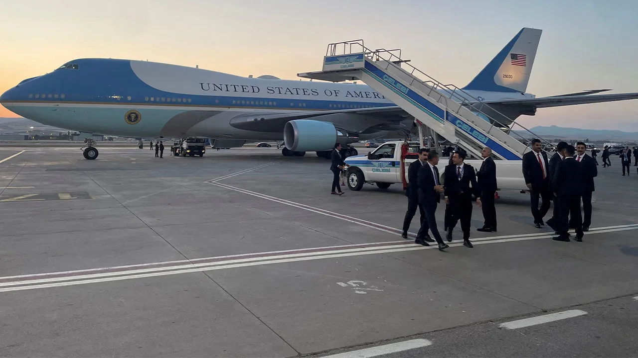 FILE PHOTO: A catering truck is parked on the other side of Air Force One, before U.S. President Donald Trump's departure from Ankara en route to Washington after his participation in the NATO leaders' summit, at Ankara Esenboga Airport in Ankara, Turkey, July 8, 2026. REUTERS/ABC-TV/Pool/File Photo