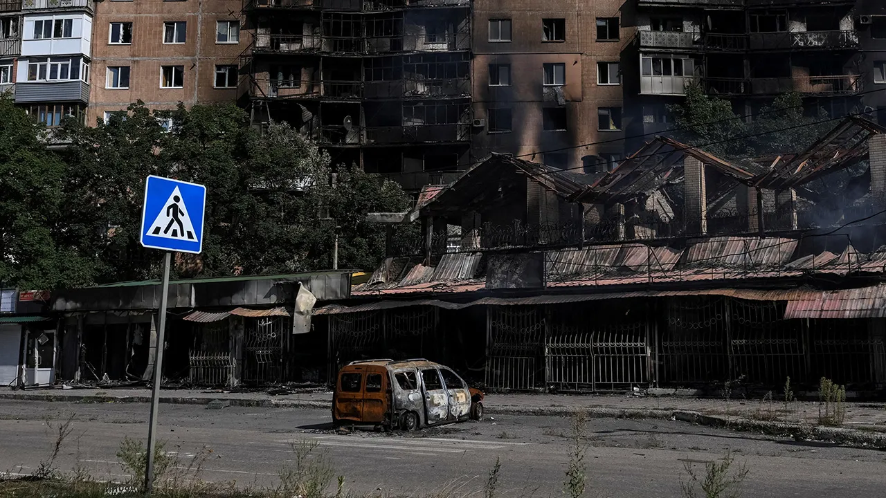 A destroyed apartment building, amid Russia's attack on Ukraine, in the frontline town of Druzhkivka in Donetsk region, Ukraine August 25, 2026. REUTERS/Stringer