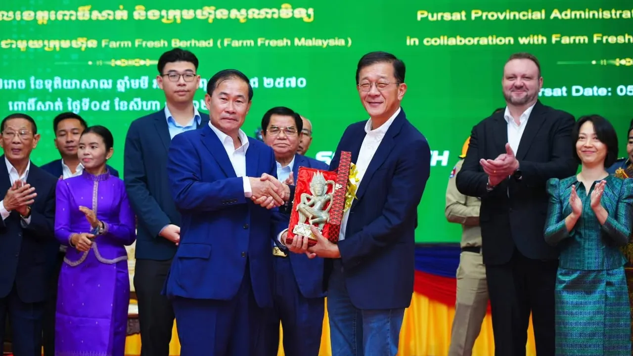 1) Projek pelaburan penternakan tenusu dikenali Farm Fresh Pursat berpangkalan di daerah Veal Veng dan wilayah Pursat, Kemboja.1) Projek pelaburan penternakan tenusu dikenali Farm Fresh Pursat berpangkalan di daerah Veal Veng dan wilayah Pursat, Kemboja.