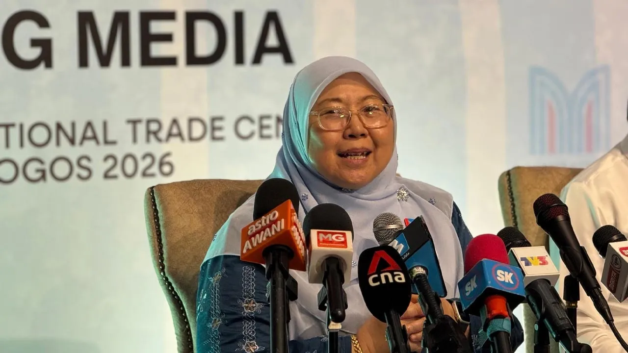 uti Nurul Izzah tiada had masa, bercuti selepas kongres selesai - Fuziah