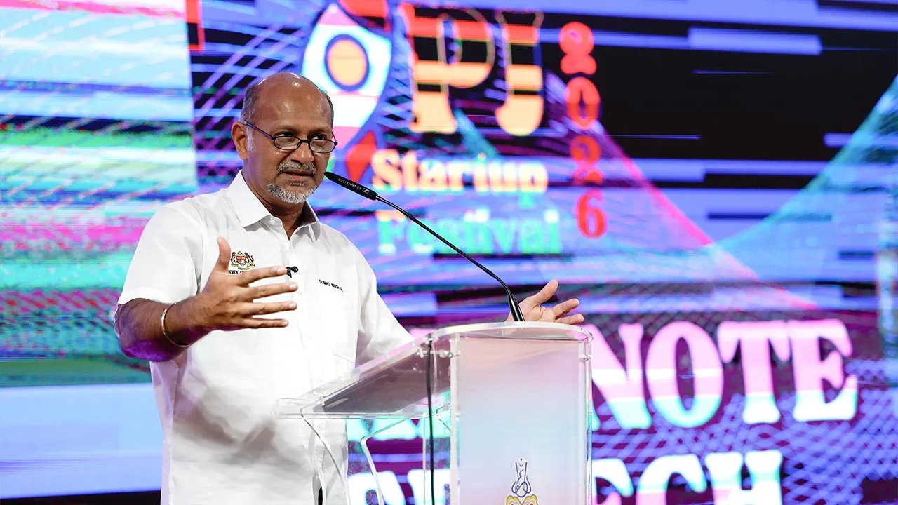 PETALING JAYA, Aug 15 -- Digital Minister Gobind Singh Deo delivers a speech during the 7th PJ Startup Festival 2026 at Dewan Sivik MBPJ here today.  -- fotoBERNAMA (2026) COPYRIGHT RESERVED