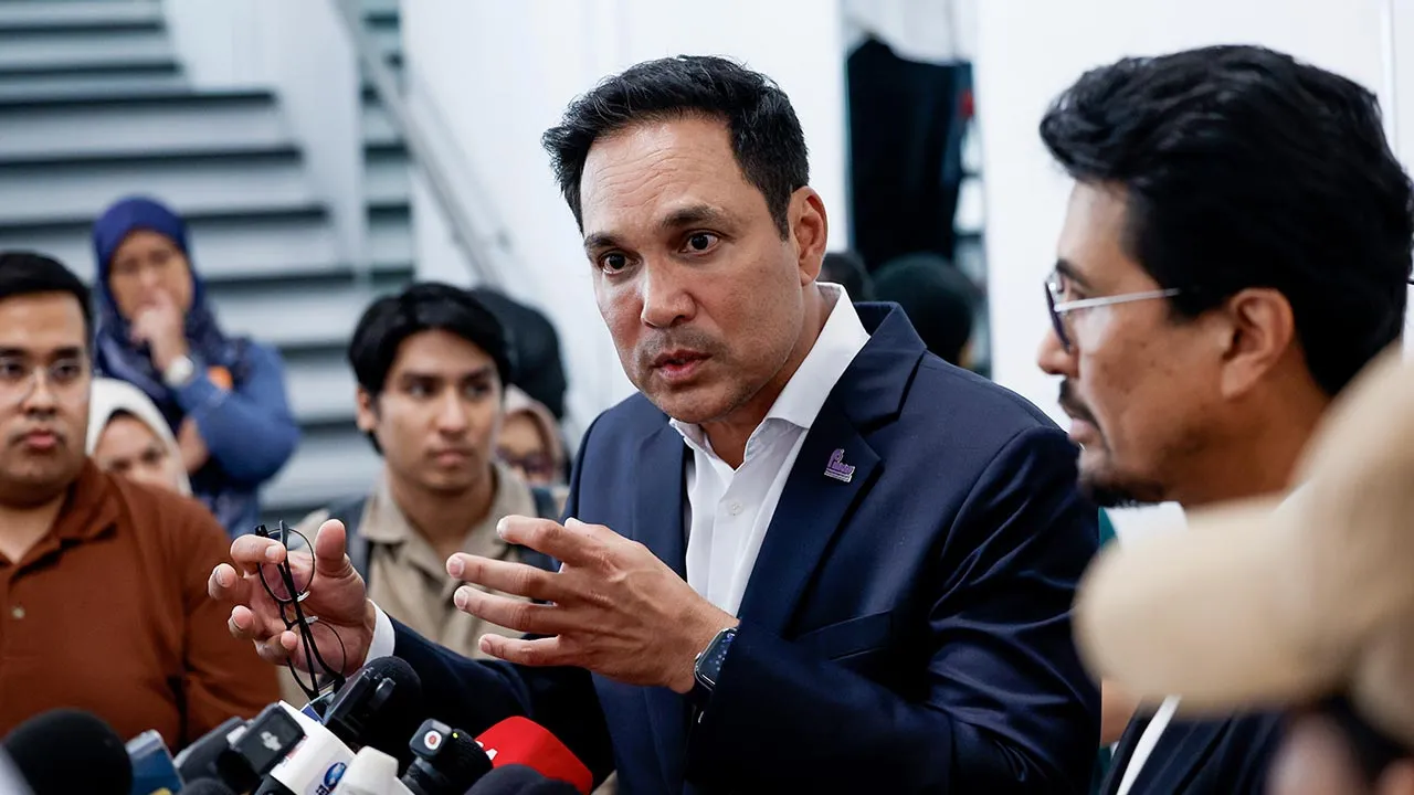 KUALA LUMPUR, 24 Ogos -- Pengerusi FINAS Datuk Hans Isaac pada sidang media selepas menghadiri Majlis Perasmian Menara Perbadanan Kemajuan Filem Nasional Malaysia (FINAS) di Menara Finas Damansara hari ini.  --fotoBERNAMA (2026) HAK CIPTA TERPELIHARA