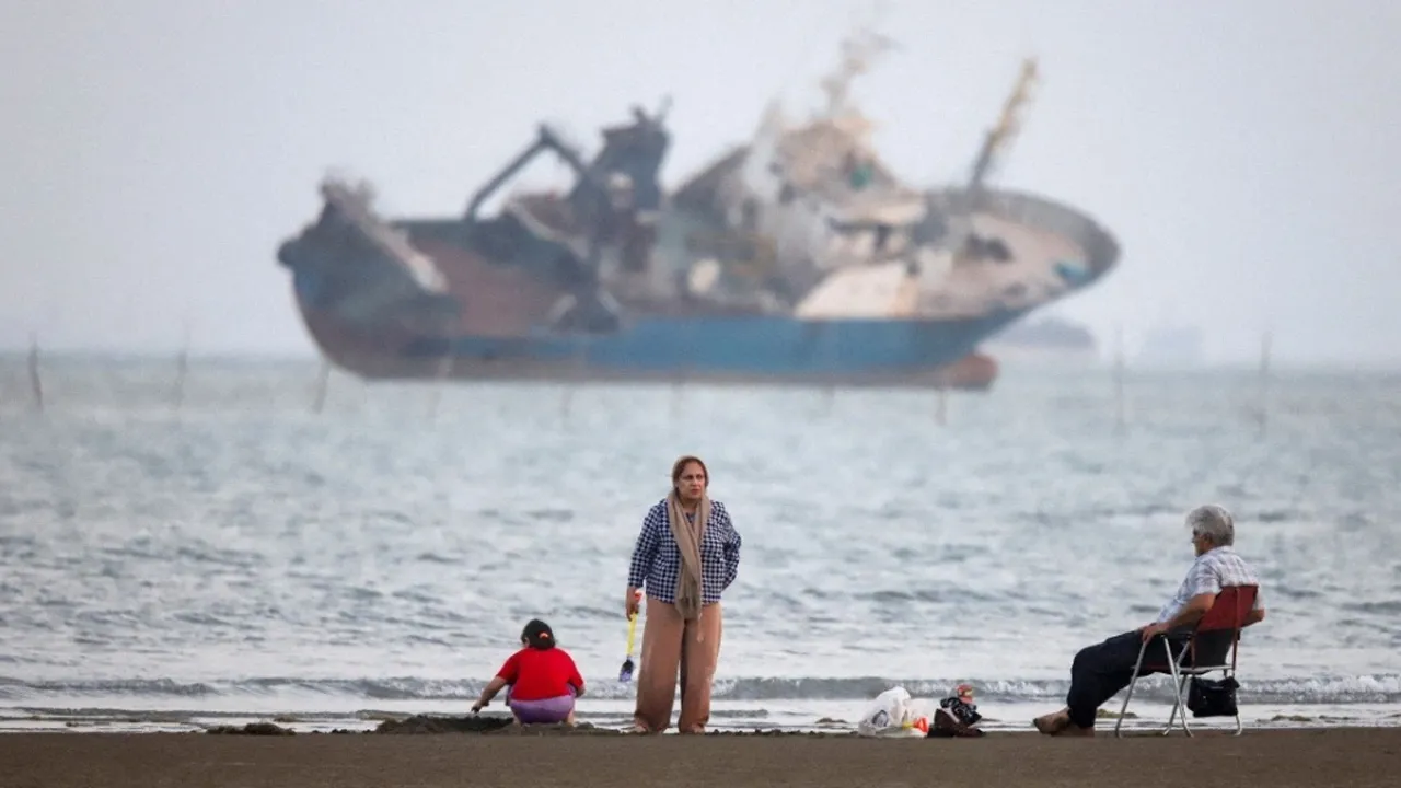 ISLAMABAD, Aug 15 (Bernama-dpa) -- Iran was on Saturday fighting a major oil spill in the Strait of Hormuz as months of war with Israel and the United States impact the key waterway, reported German news agency dpa citing news reports from the country.